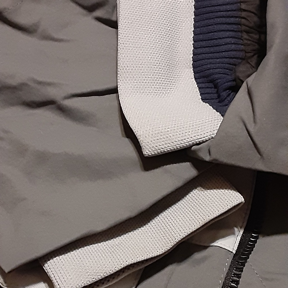 ULooker Hooded Waterproof Down Coat - Picture 8 of 8